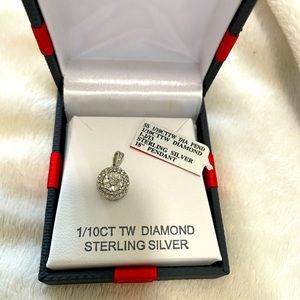 Beautiful Sterling silver and diamond pendant